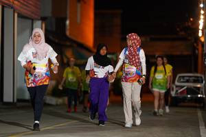 BIB: 0536, 30454
                            <button type="button" onclick="openModal(21743696)" class="btn btn-primary btn-sm float-right btn-popup" data-toggle="modal" data-target=".modal-high-quality">
                        <i class="fas fa-shopping-cart"></i> Add to Cart
                    </button>
                                            <button type="button" onclick="isThisMe(21743696, true)" class="btn btn-success btn-sm float-right btn-popup btn-isme hidden" data-toggle="tooltip" data-placement="bottom" title="นี่คือรูปของคุณใช่ไหม คลิกที่นี่เพื่อเอาเข้าอัลบั้ม">
                        <i class="fas fa-plus"></i> Add to album
                    </button>
                    <button type="button" onclick="isThisMe(21743696, false)" class="btn btn-warning btn-sm float-right btn-popup btn-isnotme hidden">
                        <i class="fas fa-ban"></i> Remove from album
                    </button>